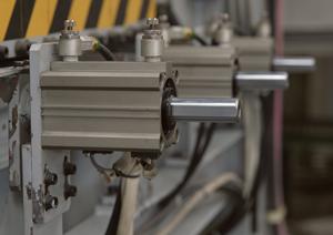 作業効率と安全性を両立！狭い場所でも活躍するクレーン機材の魅力